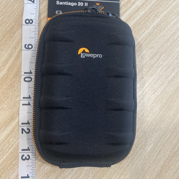 Lowepro Santiago 20 II Camera Case - Picture 6 of 7